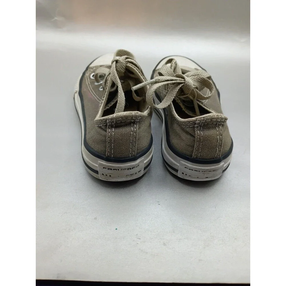 Youths Converse Chuck Taylor All Star low-top sneakers in a grey canvas